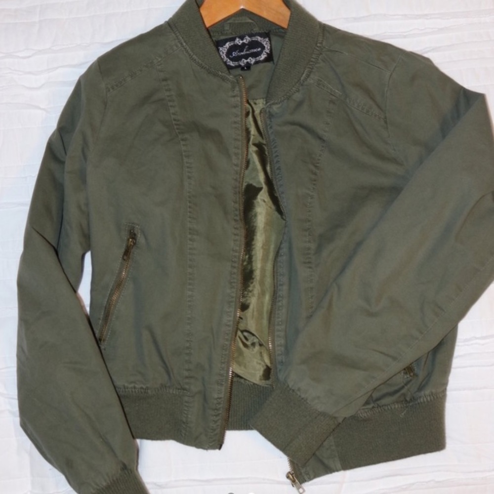OLIVE GREEN BOMBER JACKET